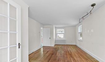 53 Admiral Kalbfus Rd, Newport, RI 02840