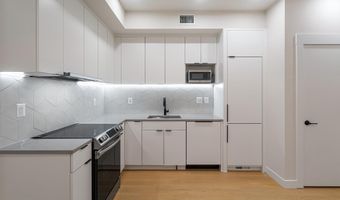733 8TH St SE 02, Washington, DC 20003