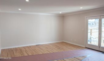 82 Cos Cob Ave, Cos Cob, CT 06807