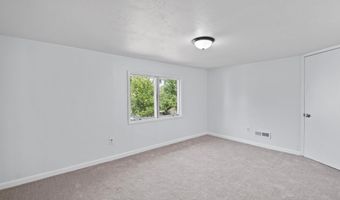 1074 6TH St, Green Bay, WI 54304