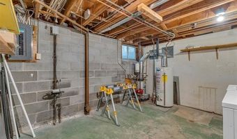 1558 1560 W Jones Dr SW, Ann Arbor, MI 48105