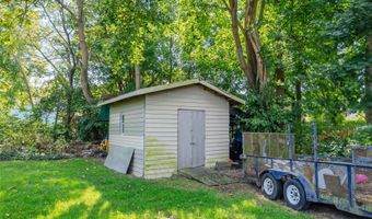 75 Oak St, Amityville, NY 11701