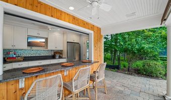 26 Bradrick Ln, Allendale, NJ 07401