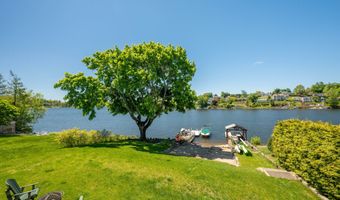 21 Lakeview Rd, Brookfield, CT 06804