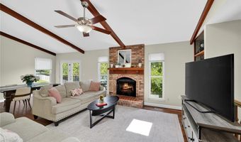 416 Harvest Hill Ct, Ballwin, MO 63021