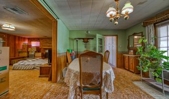 323 L St, Carlsbad, NM 88220