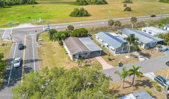 901 Laurel Cir, Barefoot Bay, FL 32976