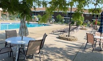 138 Charter Oaks Dr B, Amherst, NY 14228