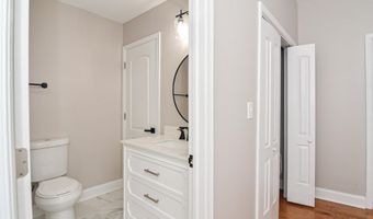 2644 E HOFFMAN St, Baltimore, MD 21213