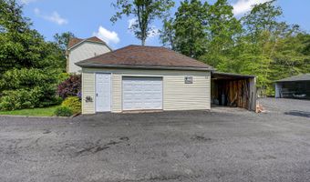 251 Scenic Dr, Blakeslee, PA 18610