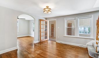 6437 HOLYOKE Dr, Annandale, VA 22003