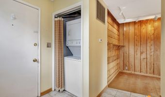 1558 E St, Anchorage, AK 99501