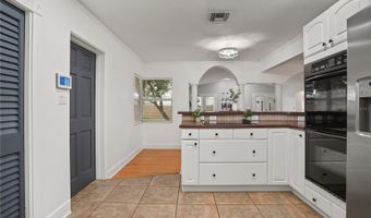 3601 NEPTUNE Dr, Orlando, FL 32804
