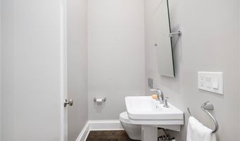 50 School St 5, Newport, RI 02840