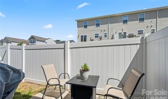 2 Chambers Garden Dr, Arden, NC 28704