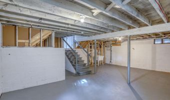 811 SUNSET Ter, Dover, DE 19904