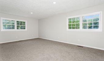 5104 NORTH Rd, Anniston, AL 36206