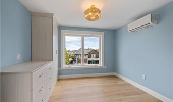 7 Wellington Ave, Newport, RI 02840
