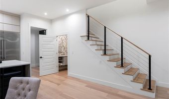 609 SW 4th St, Bentonville, AR 72712