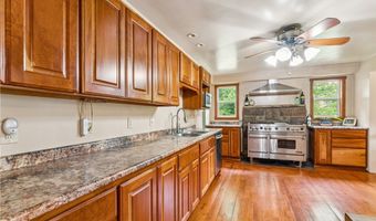 106 Shady Ln, Aliquippa, PA 15001
