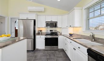 18 STARFISH Dr, Narragansett, RI 02882