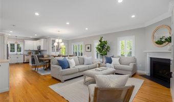 161 Seawynds Dr, North Kingstown, RI 02852