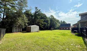827 Plantation Dr, Adel, GA 31620