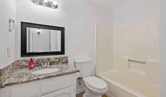 14291 Rosemary Cir, Armona, CA 93202