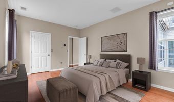 5 Minot Light Ct, Barnegat, NJ 08005