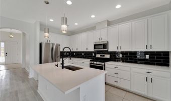 7408 SUNGOLD MEADOW Ct, Apollo Beach, FL 33572