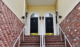 19 MARINA Dr, Bayonne, NJ 07002