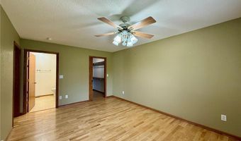 2733 Campus Ln, Albert Lea, MN 56007