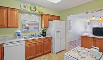 1640 JUNO Trl 204C, Astor, FL 32102