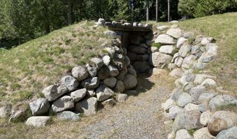 1094 Fortyniner Ln, Bonners Ferry, ID 83805