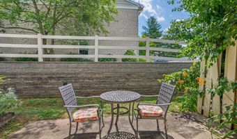 104 HAMPSTEAD Dr, Ambler, PA 19002