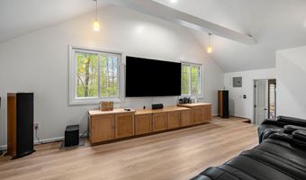 13 Birchwood Cir, Bedford, NH 03110