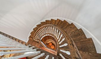 2317 S QUEEN St, Arlington, VA 22202