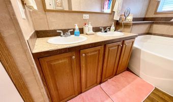 806 Autumnwood Rd, Ash Flat, AR 72513