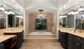 33 Promontory Ridge Dr, Las Vegas, NV 89135