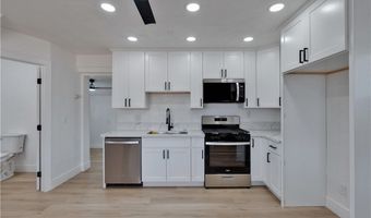 21588 Viento Rd, Apple Valley, CA 92308
