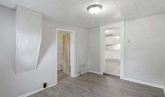 114 E College St, Aurora, MO 65605
