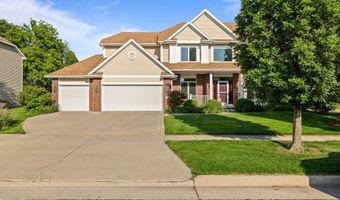 4002 Edgewater Dr, Ames, IA 50010