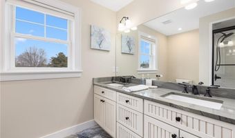 81 S Pier Rd, Narragansett, RI 02882