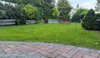 167 Brookside Dr, Belford, NJ 07718
