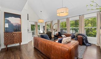 435 Country Walk, Amherst, OH 44001
