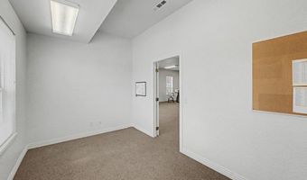 102 SE Executive Dr, Bentonville, AR 72712