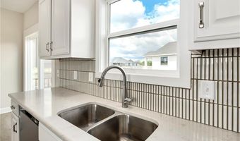 1640 Grayhawk Dr, Basehor, KS 66007