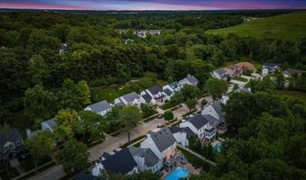 1307 Red Oak Plantation Dr, Ballwin, MO 63021