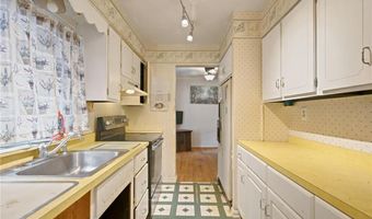 9535 Mackenzie Rd, Affton, MO 63123
