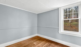 22 Parker St, Bangor, ME 04401